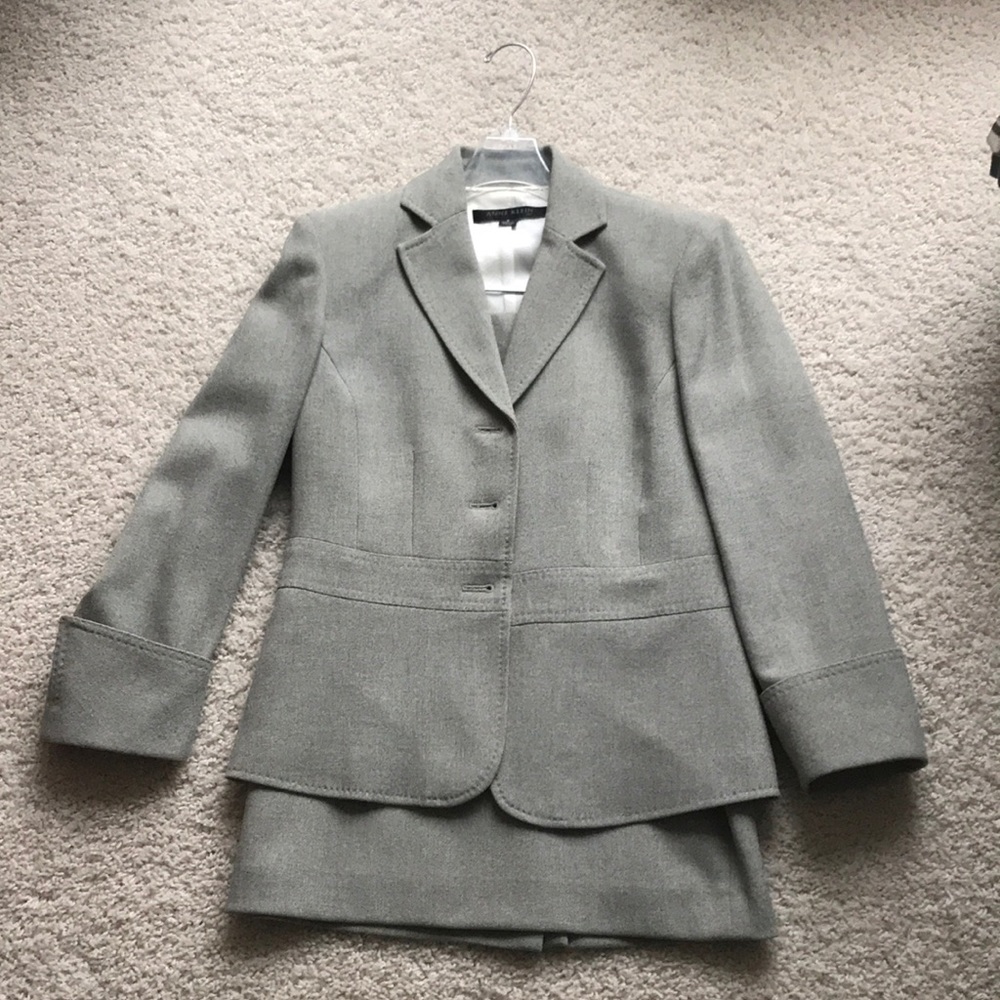 Anne Klein skirt suit